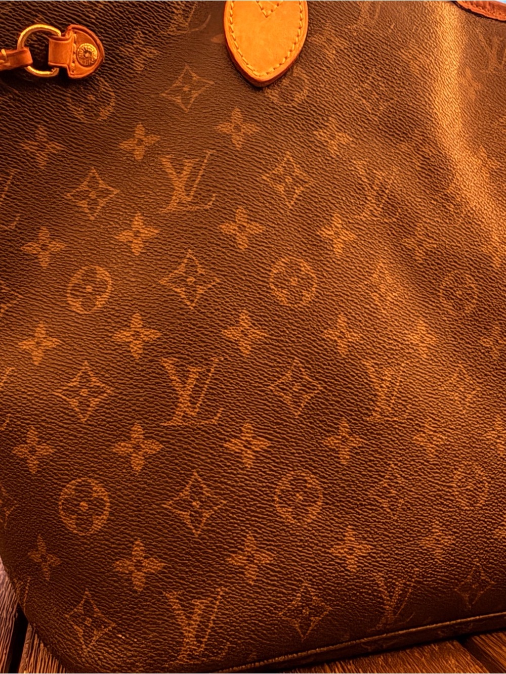 Authentic Louis Vuitton Monogram Neverfull Tote in Brown and Tan Leather - Picture 2 of 15